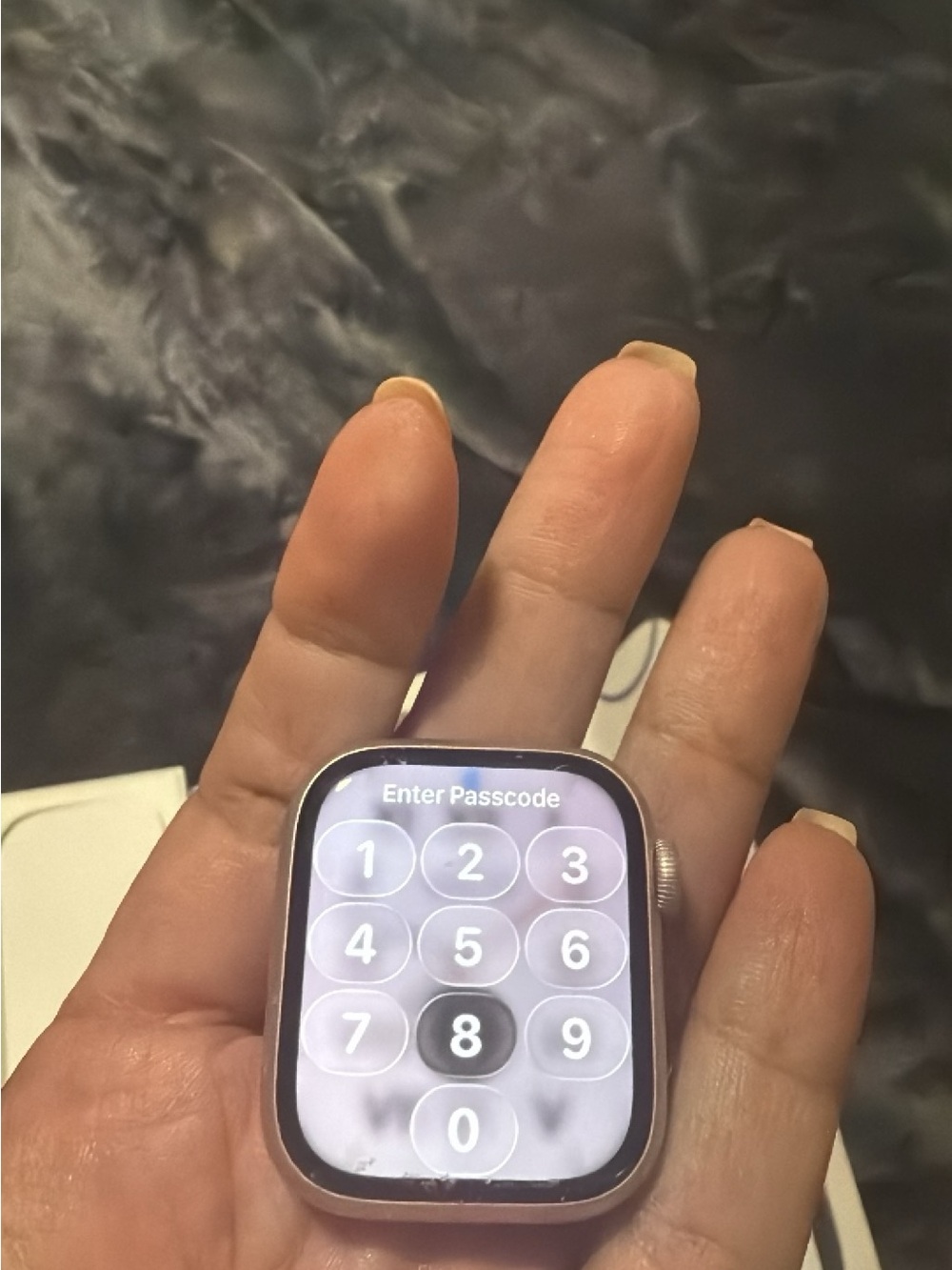 Apple Watch in Rose Gold with Black Screen Interfaces Apple Watch 9